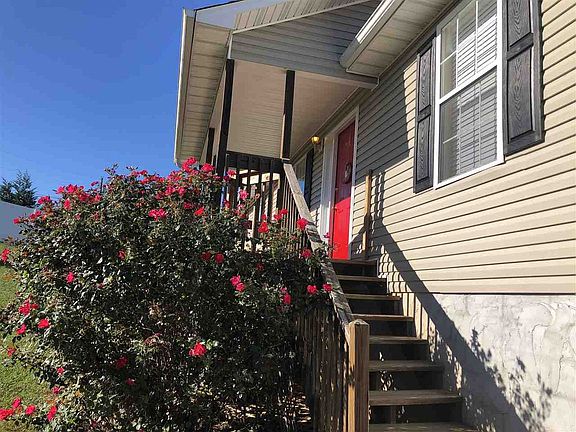 2nd image of 607 Carmack Ct
