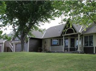 23745 SW Bluff Ct, Douglass, KS 67039