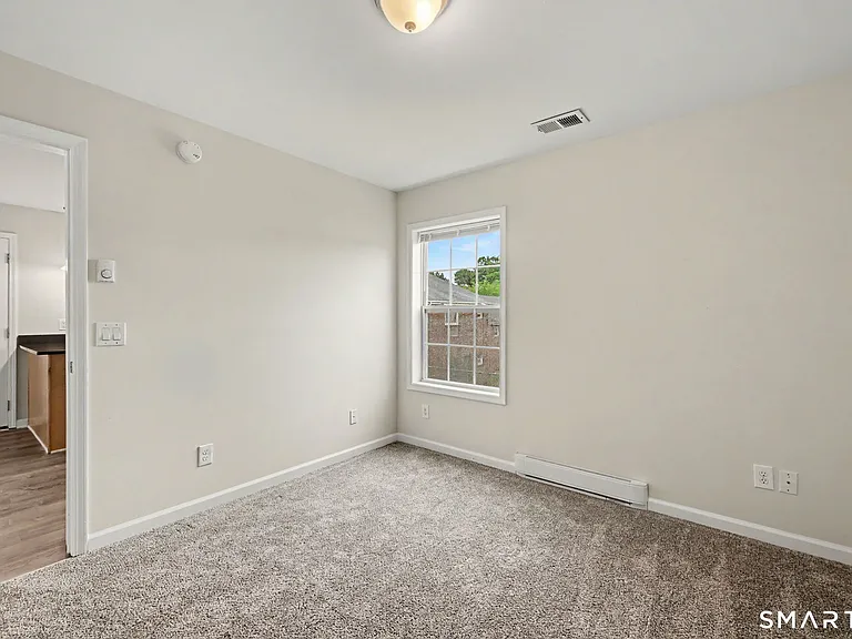 149 S Main St #D — Photo 15
