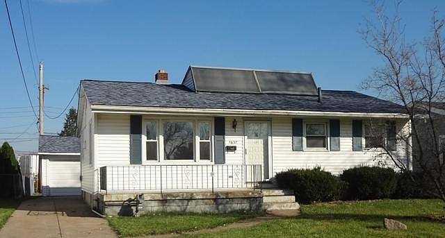 1st image of 1637 N Larchmont Dr