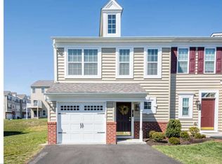 8 Rosy Ridge Ct, Telford, PA 18969