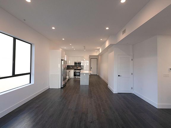 4th image of 5254 Denny Ave