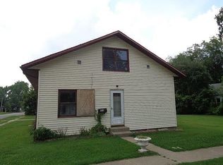 921 S 13th St, Herrin, IL 62948