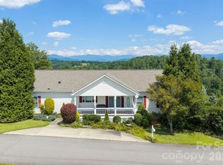 92 Bend View Dr, Marshall, NC 28753