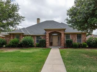 2500 Sleepy Hollow Rd, Ennis, TX 75119