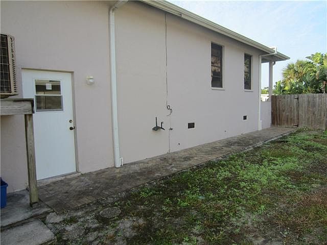 2nd image of 799 Bayview Dr