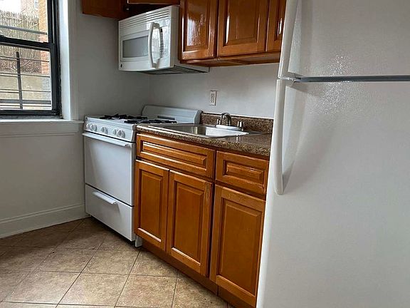 3rd image of 20-64 20th St #11C
