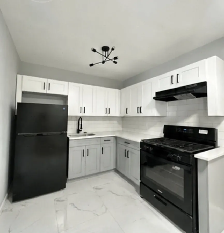 3 bed, $2,000 — Photo 2