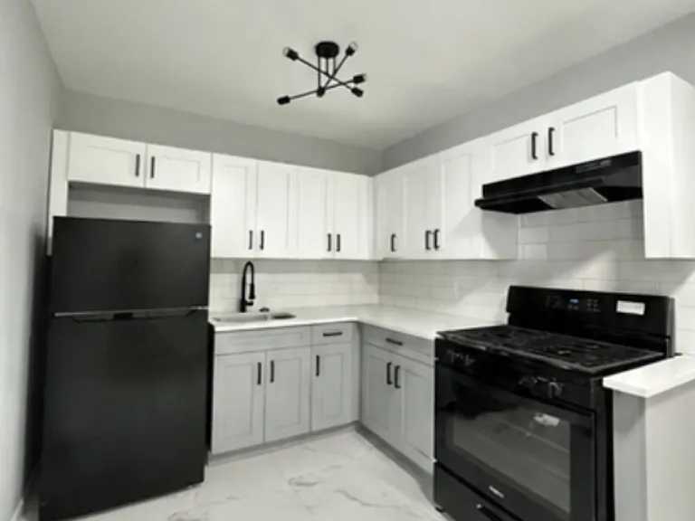 96 Summer Ave #303 — Photo 2