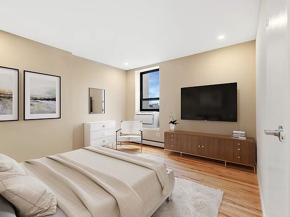 3rd image of 1417 31st Ave APT 4B