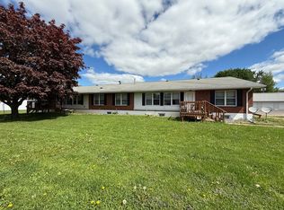 511 Colfax St APT 6, Augusta, WI 54722