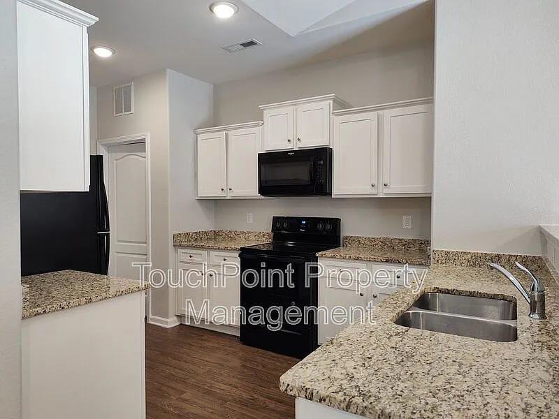 Building Photo - 9623 Weikert Rd