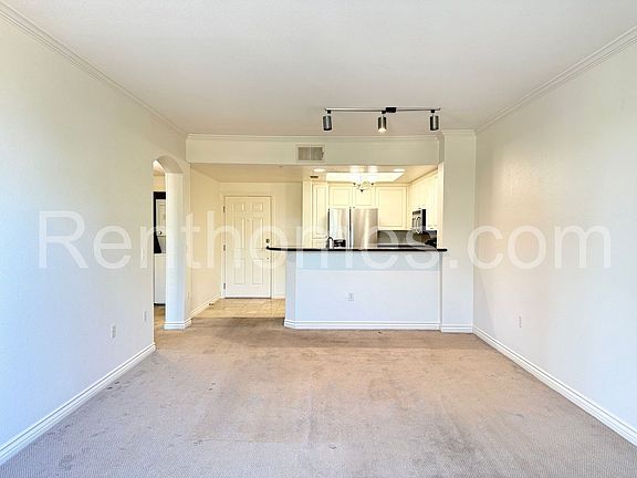 5th image of 9293 Regents Rd #C303