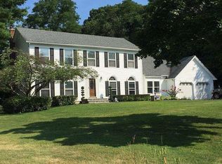 37 Detmer Rd, East Setauket, NY 11733