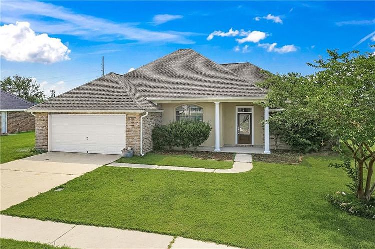 1st image of 518 Oak Point Dr