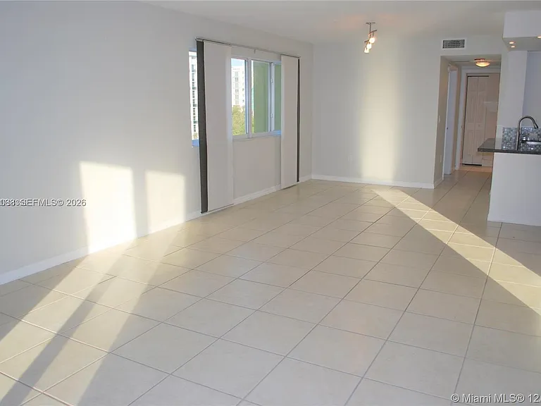 816 NW 11th St #801 — Photo 6