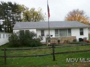 755 Ann St, Belpre, OH 45714