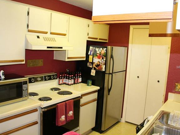 3rd image of 5601 Rosebriar Way APT 204