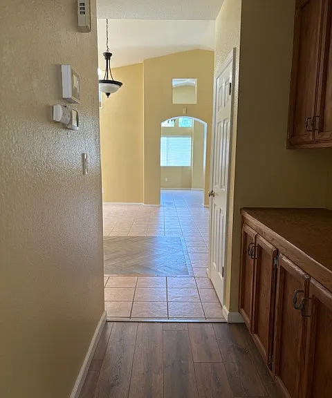 804 Quintana Dr — Photo 4