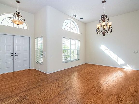 4th image of 30341 Fairway Dr