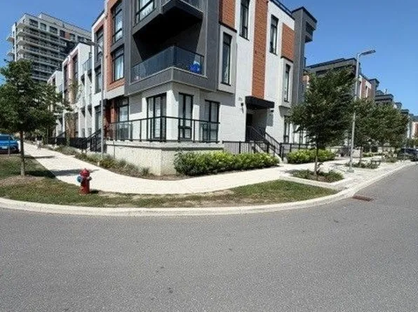 10 David Eyer Rd #1202, Richmond Hill, ON L4S 0N3