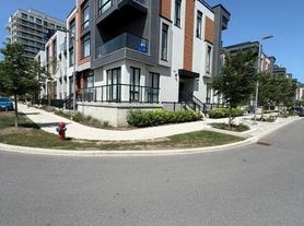 10 David Eyer Rd, Richmond Hill, ON