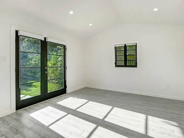 11553 Otsego St — Photo 17