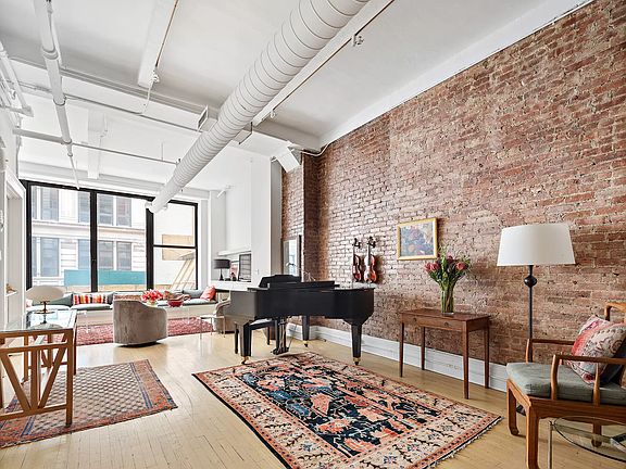 2nd image of 40 E 21st St APT 2