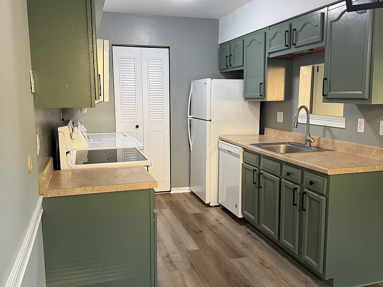 10027 Penrith Dr — Photo 5