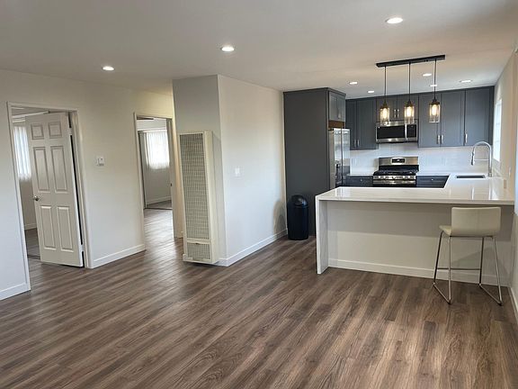 4th image of 813 E Nutwood St APT 4