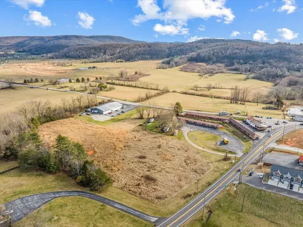 E Main St, Livingston, TN 38570