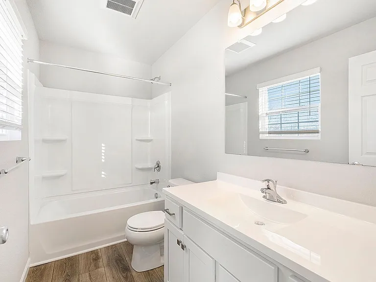 115 E Mason St — Photo 30