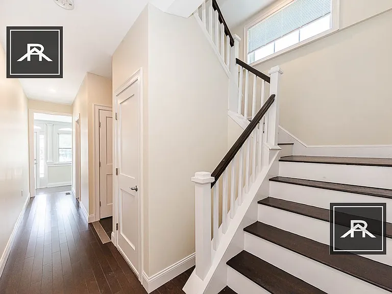 122 Jerome St — Photo 10