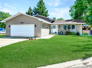 1820 12th St SW, Minot, ND 58701