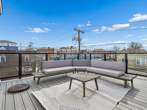 3rd image of 305 8th St #2