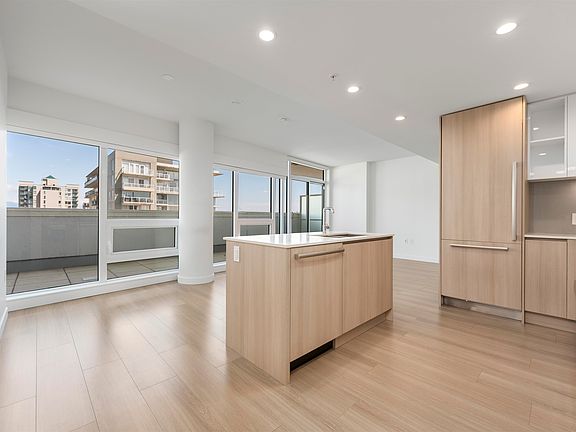 4th image of 618 Carnarvon St #1403