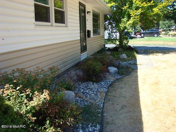 2nd image of 221 Westfield Dr