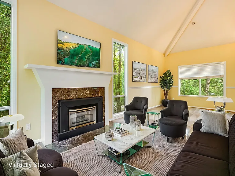 725 Ash St — Photo 7