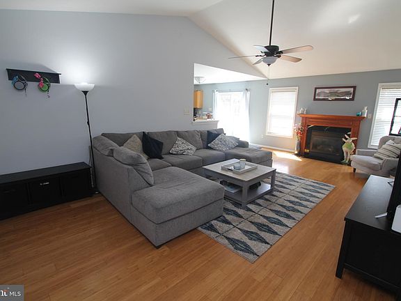 4th image of 772 Tanager Dr
