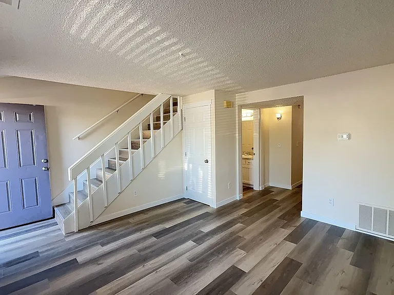 1175 Clearview Ave NE — Photo 2