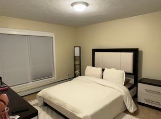 18 Windsor St APT 1, Worcester, MA 01605