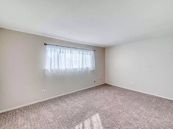 4th image of 1433 Forest Creek Dr