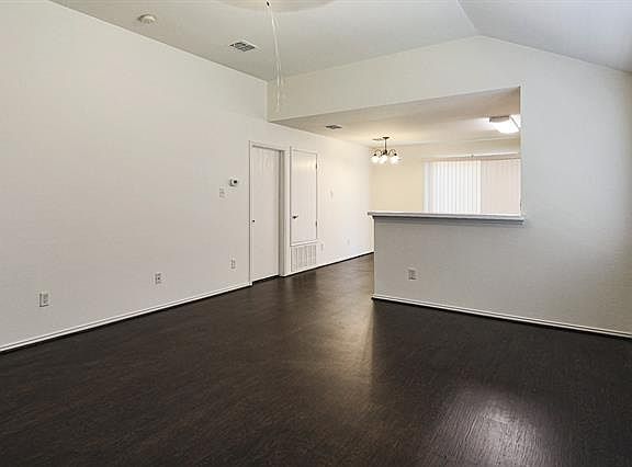 4th image of 503 Robinwood Dr