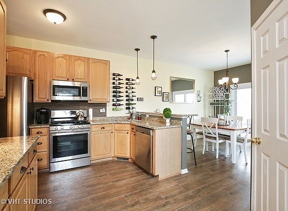 5th image of 230 Courtland Dr Unit F