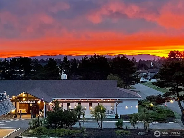 304 14th Street NW #203, Long Beach, WA 98631