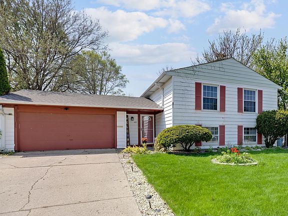 2nd image of 183 Vantroba Dr