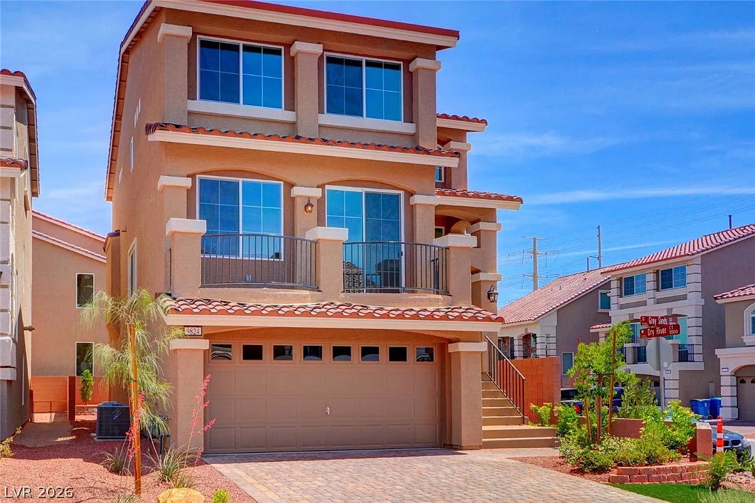 5 bed, 3.5 bath, 3065 sqft, $2,725 — Photo 3