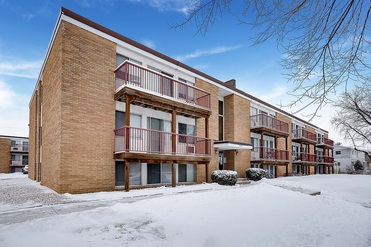 Building Photo - 2441 Youngman Ave