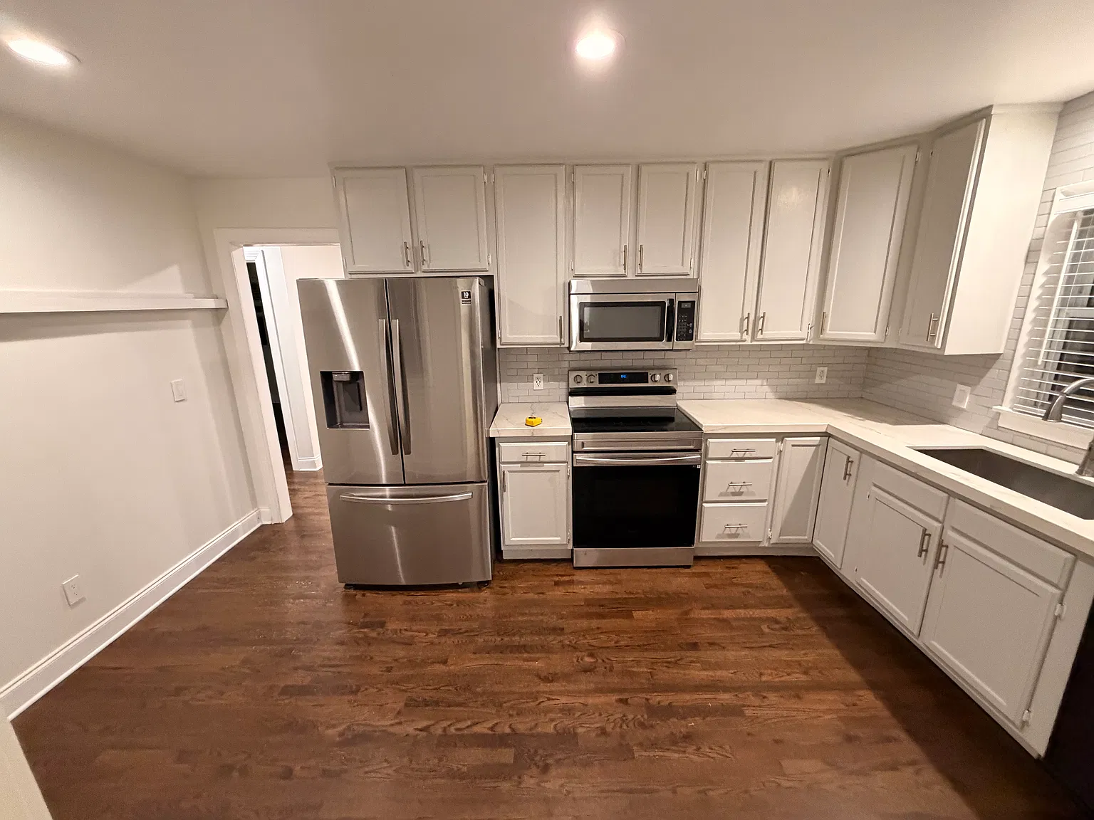 3 bed, 1100 sqft, $2,795 — Photo 4