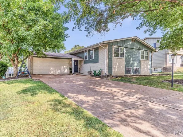 4823 Towne South Rd, Saint Louis, MO 63128